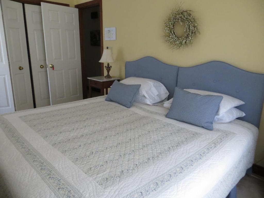 Cedar Gables 3*